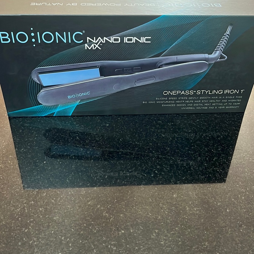 Bio ionic flat iron